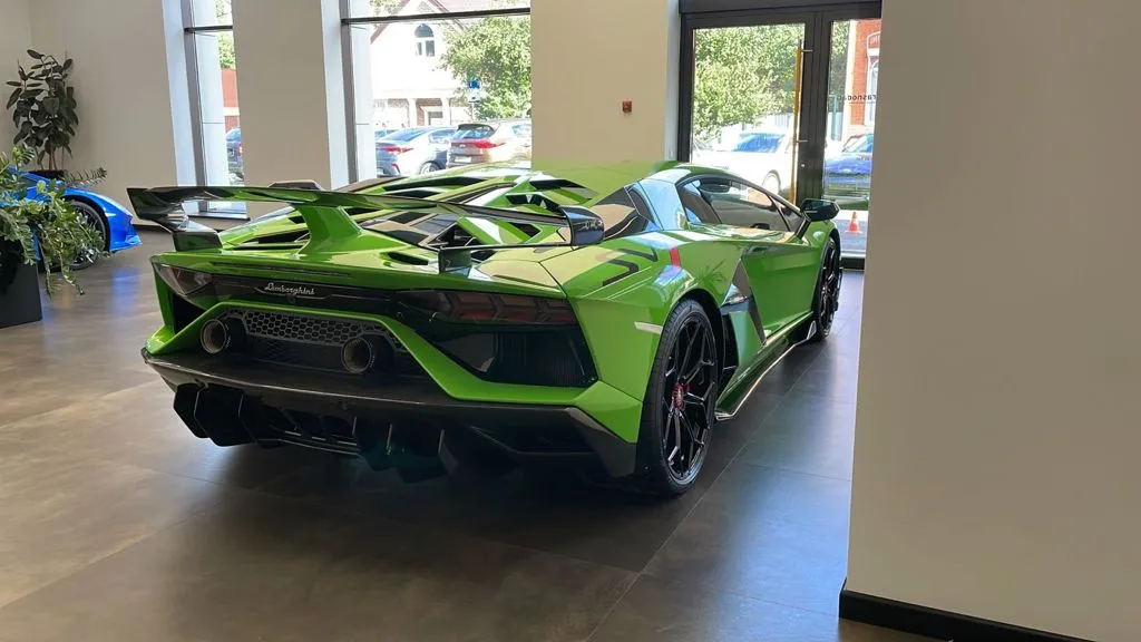 2020 Lamborghini Aventador SVJ
