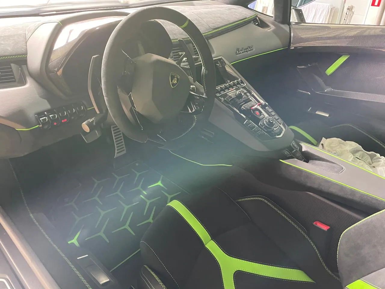2020 Lamborghini Aventador SVJ