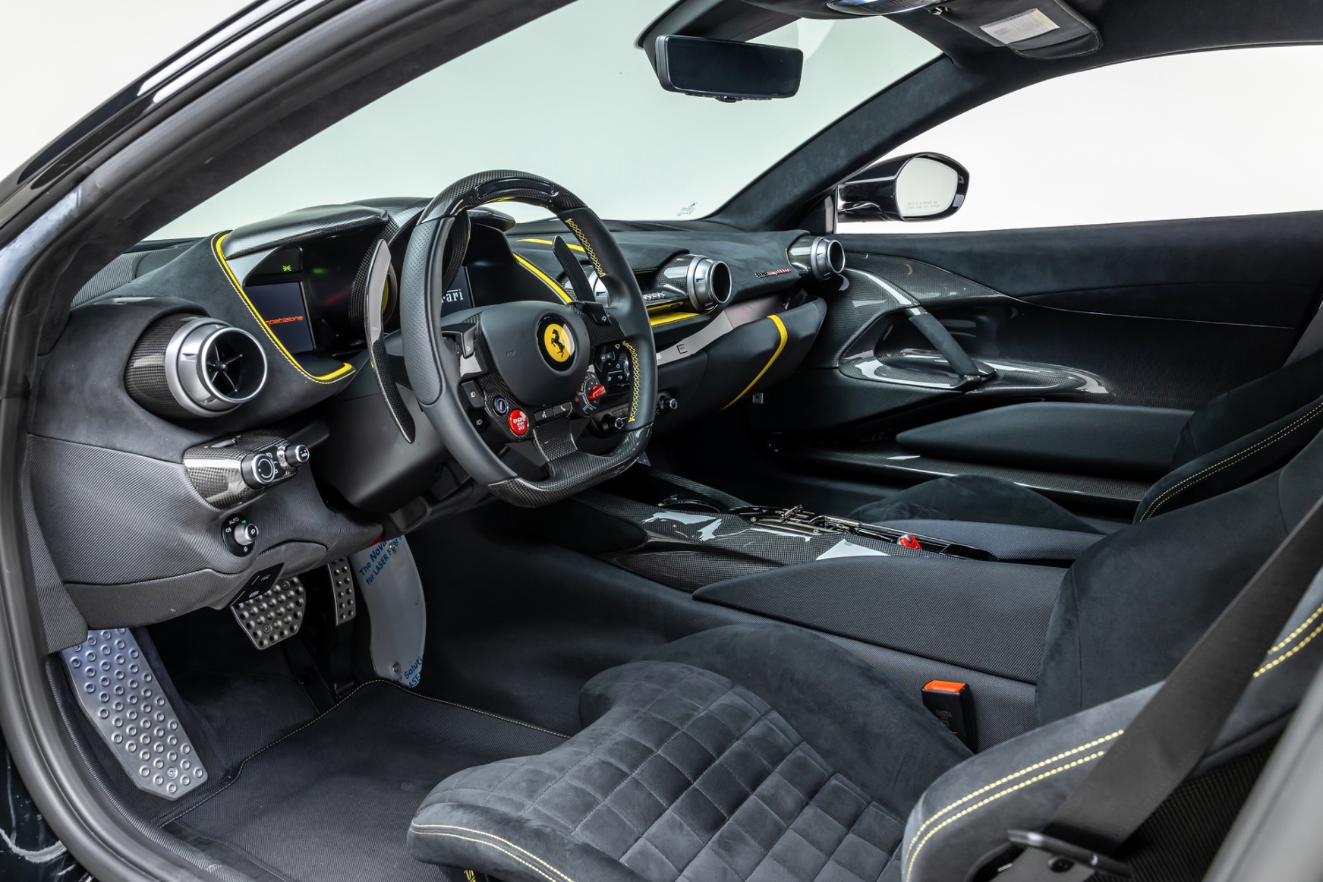 2022 Ferrari 812 Competizione